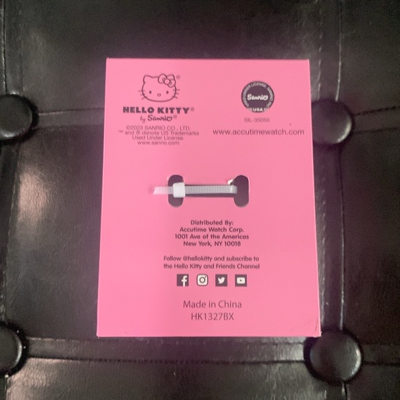 Hello Kitty Watch With Hot Pink Band, Crystal Bezel & Bow Charm New In Box - Picture 7 of 8